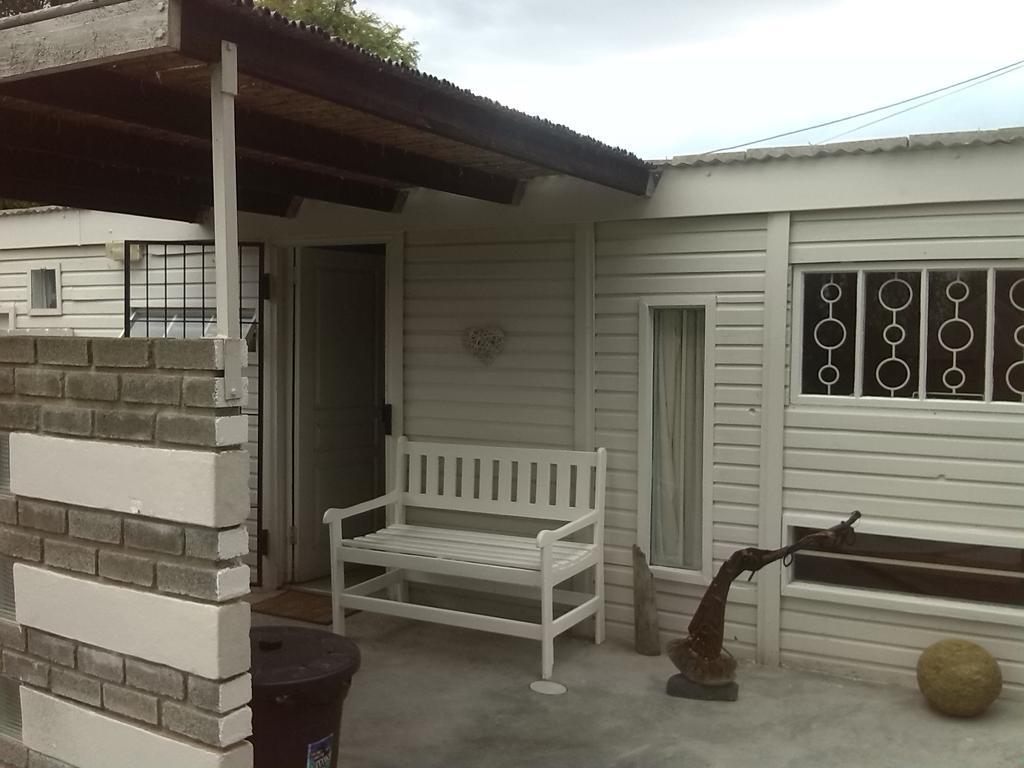 Karoo Soul Hostel Oudtshoorn Δωμάτιο φωτογραφία